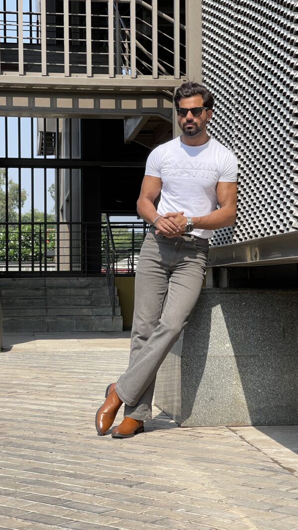 Grey straight fit jeans with gold tone stitch - Image 3